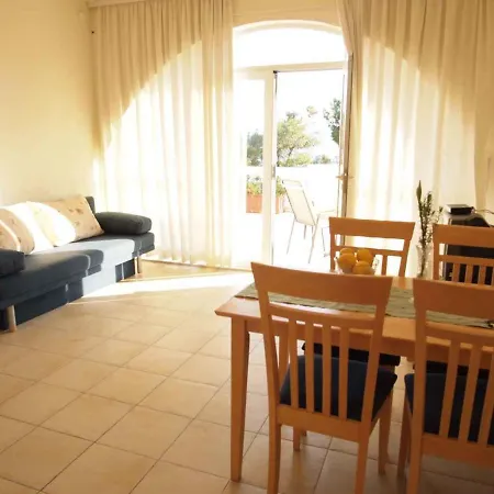 Apartment Perna 2 Kuciste